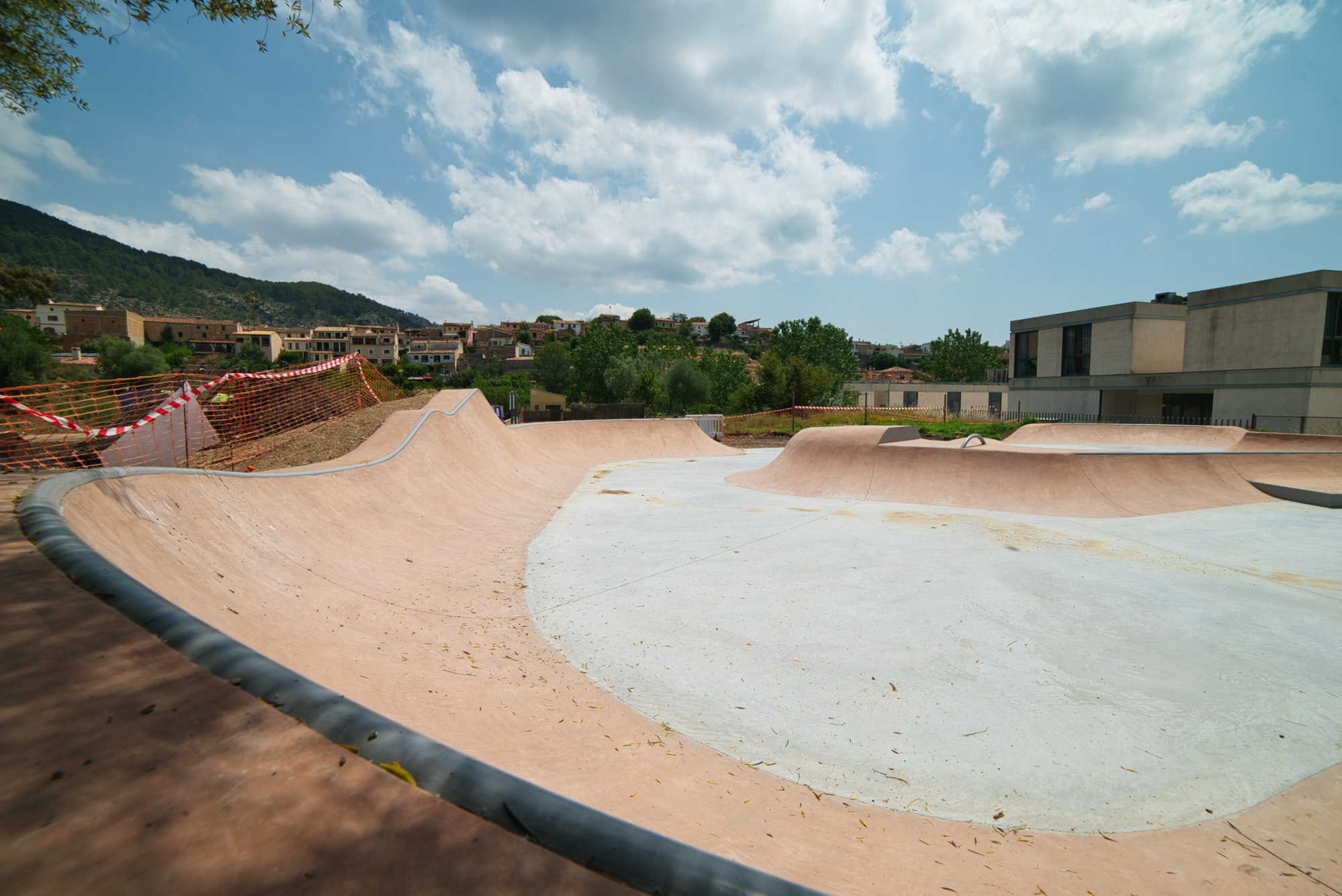 Puigpunyent_skatepark_by_M2Skateparks (3)