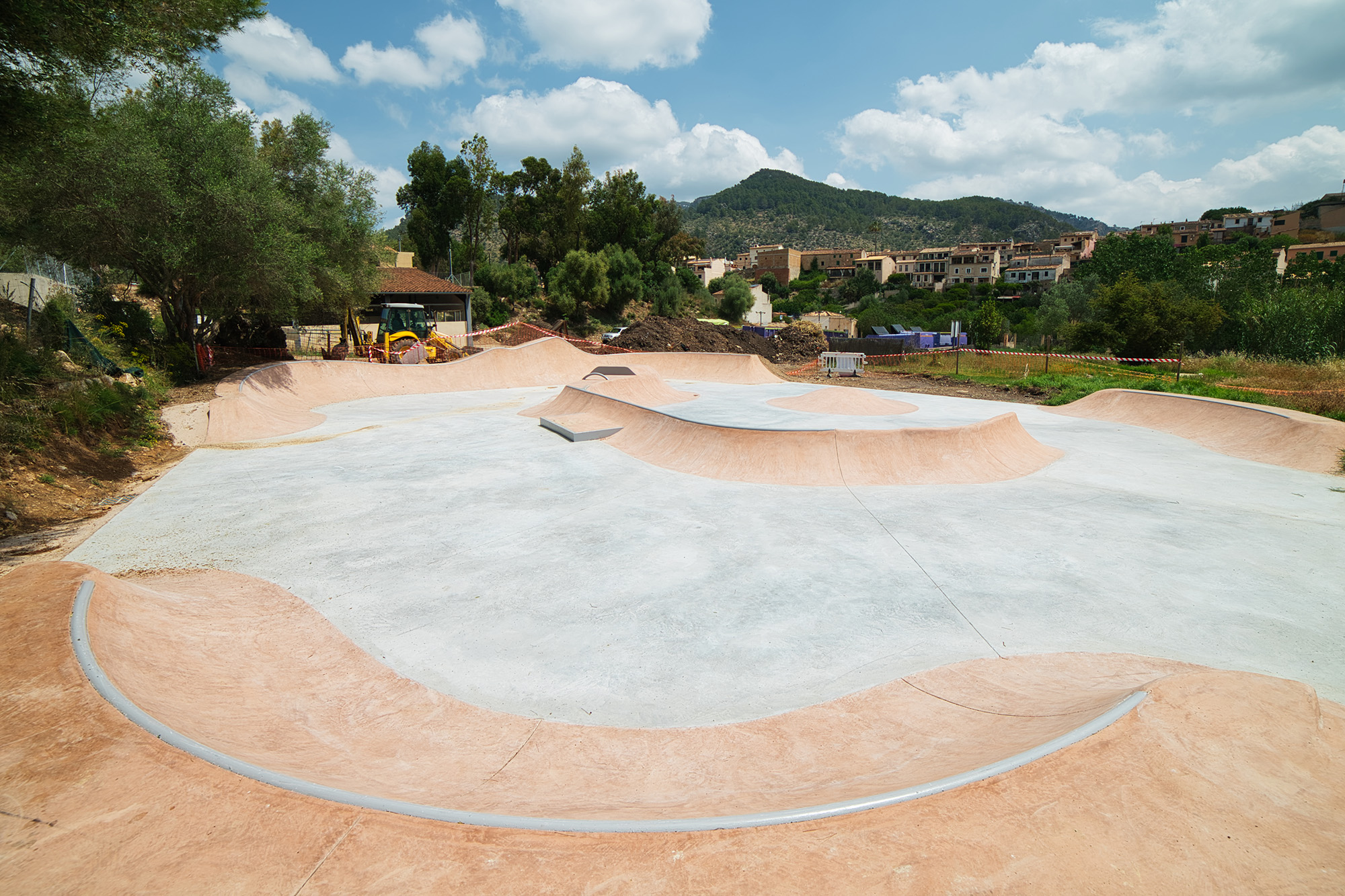 Puigpunyent_skatepark_by_M2Skateparks (6)
